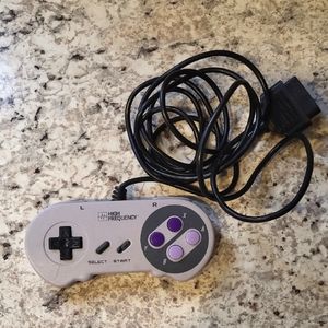 Nintendo Entertainment System(SNES) game controller